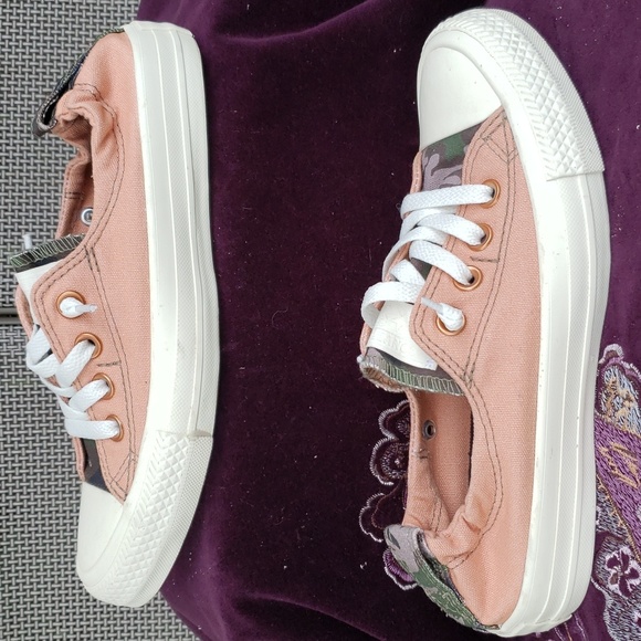BNWoT CTAS Chuck Taylor All Star Shoreline Low Top kicks (5W; 3M) peach / camo - Picture 8 of 8